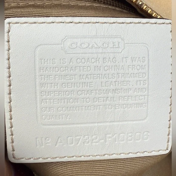 Coach Scribbles Signature C HamptonTote Bag (w/hang tag)(EUC) - Picture 14 of 16